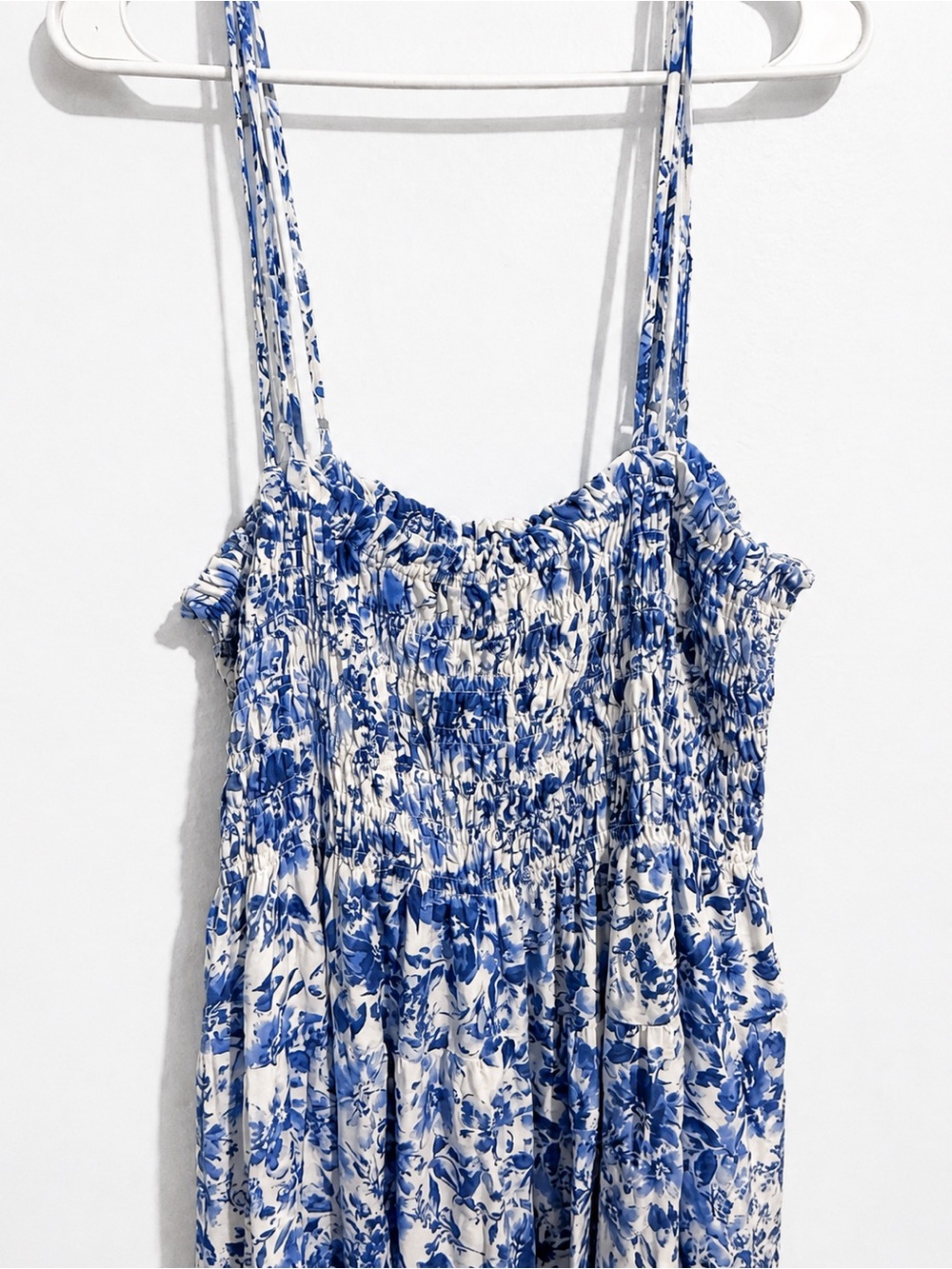 ARULA Blue and White Floral Smocked Maxi Dress LIKE NEW - Picture 3 of 7